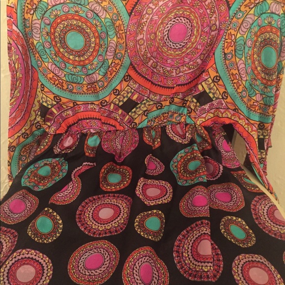 TAKA Silk Tunic - Picture 3 of 3